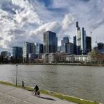 Stadt Frankfurt lehnt den zehnstreifigen Ausbau der Autobahn A5  ab