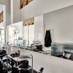 Fokus auf das Wesentliche: Friseursalon STLEO von Batek Architekten