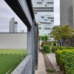 Fünf weitere Mietverträge im Frankfurter Büro- und Hotelhochhaus ONE