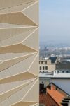 Hochhaus mit einzigartiger Metallfassade